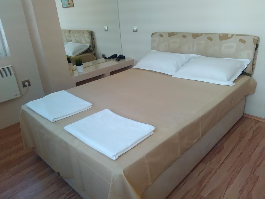 Geri Apartment Burgas ภายนอก รูปภาพ