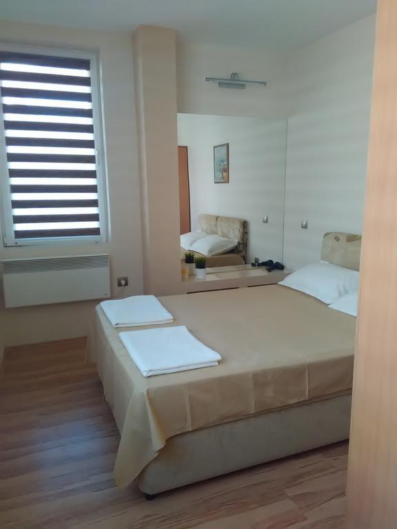 Geri Apartment Burgas ภายนอก รูปภาพ