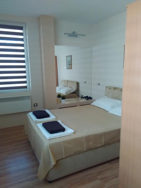 Geri Apartment Burgas ภายนอก รูปภาพ